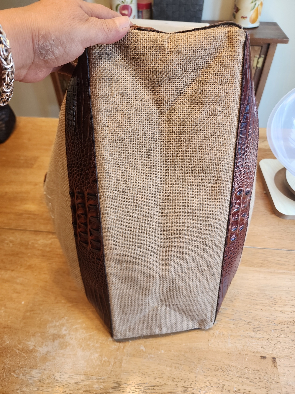 Brahmin Meredith tote bag featuring burlap construction  croc-embossed leather - Picture 6 of 16
